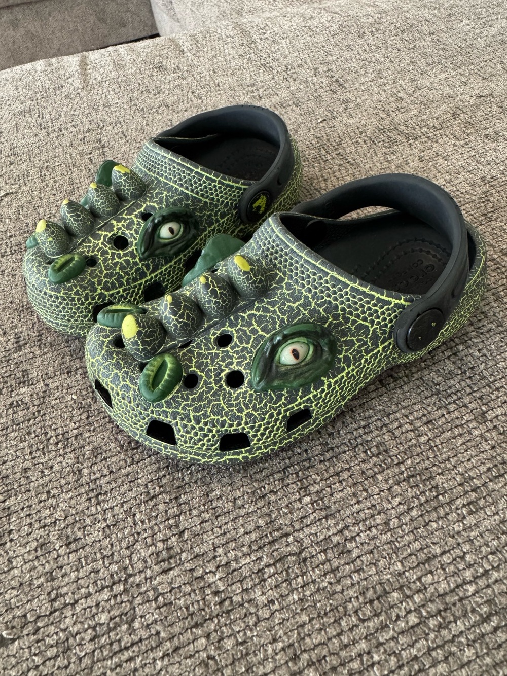 Crocs Kids' Classic I AM Dinosaur Clog Green Slime C9